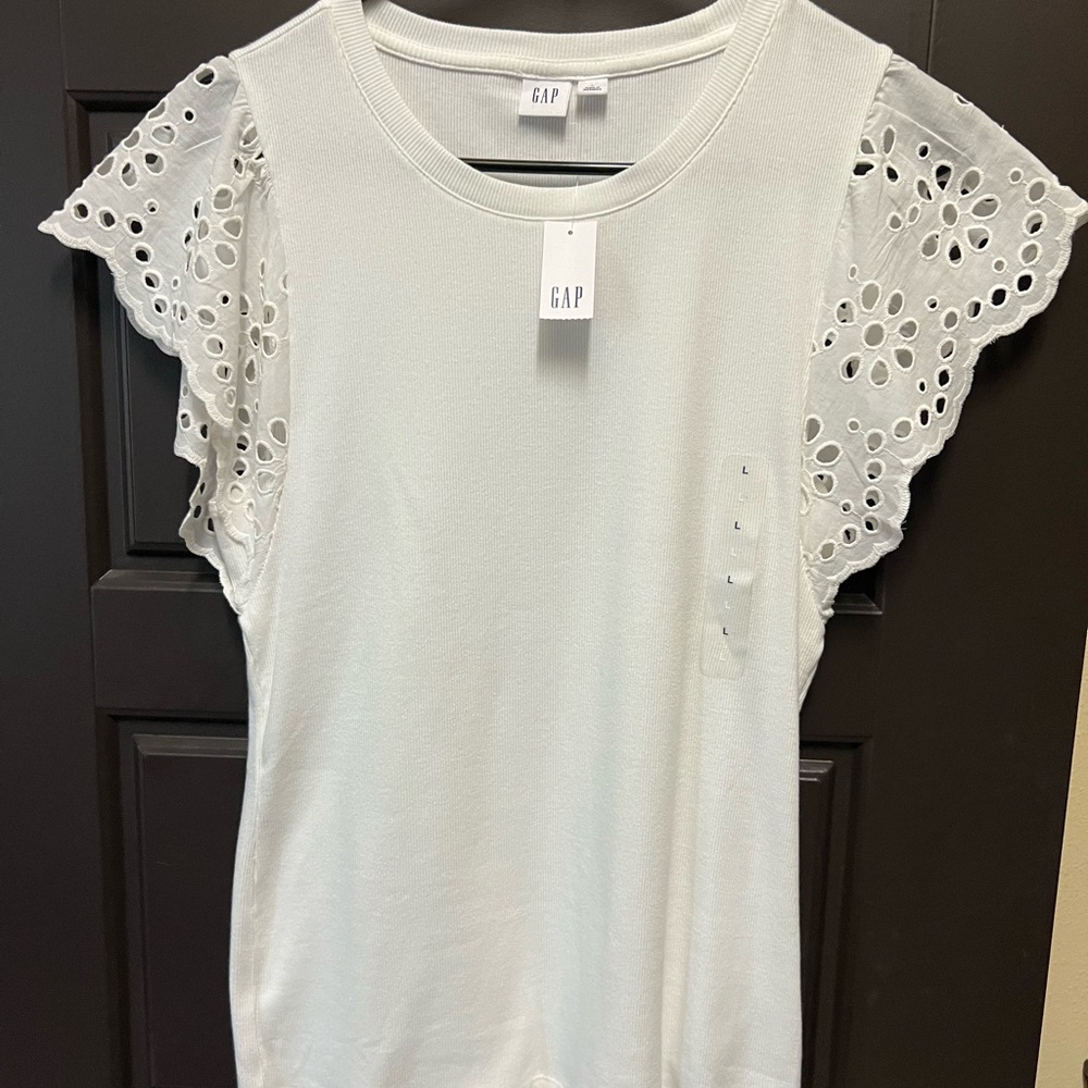 GAP Women's off white Eyelet Sleeve Top